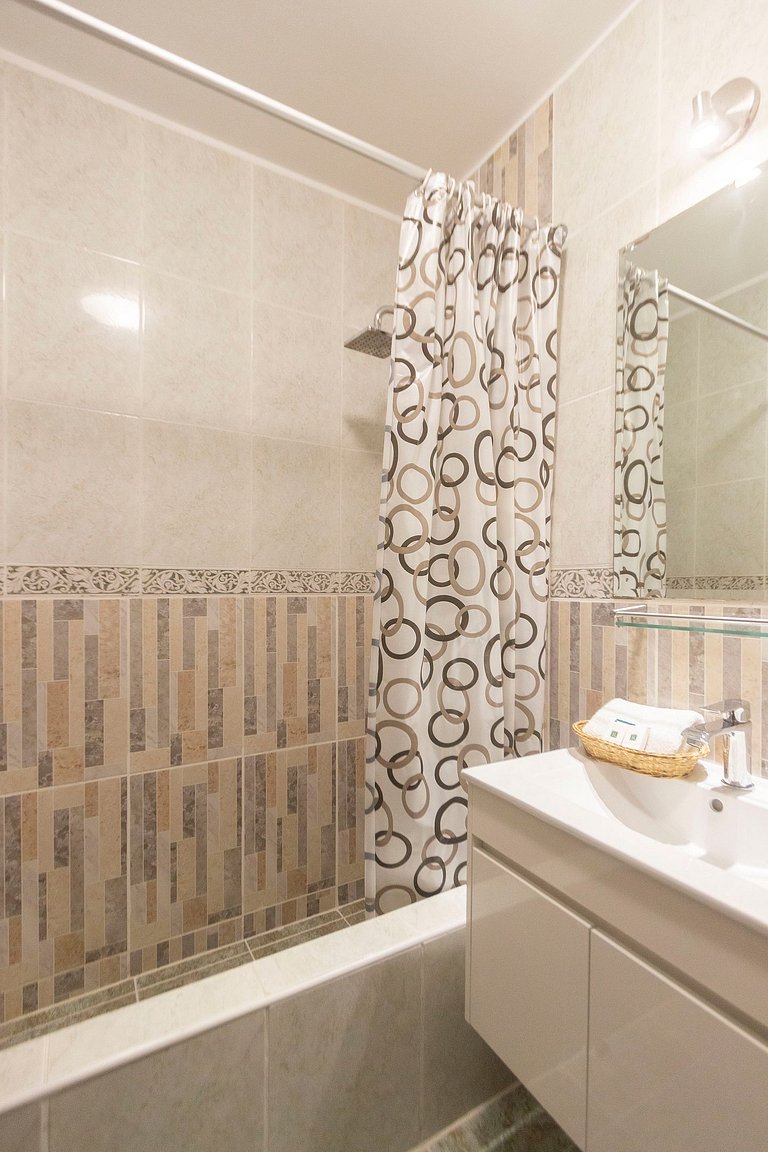 R° Triple Room in a hotel in Miraflores - Av. Angamos Oeste