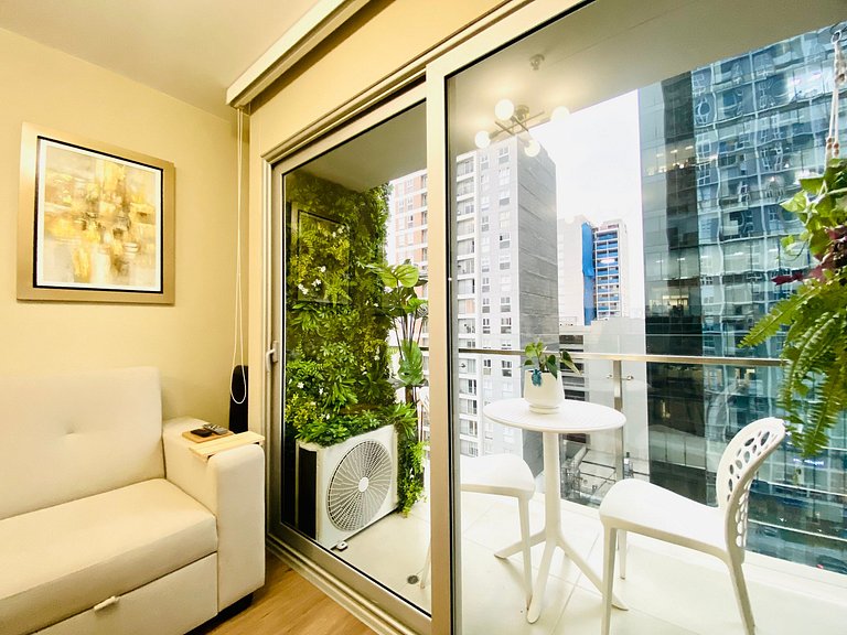 Executive Apartment | Pool, Gym, Fast WiFi & AC