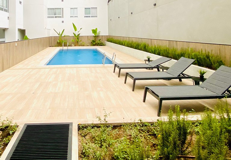 Executive Apartment | Pool, Gym, Fast WiFi & AC